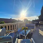 Maison, Rooftop Vue Imprenable Avec Jacuzzi Holiday home *