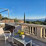 Holiday home Maison, Rooftop Vue Imprenable Avec Jacuzzi Bandol