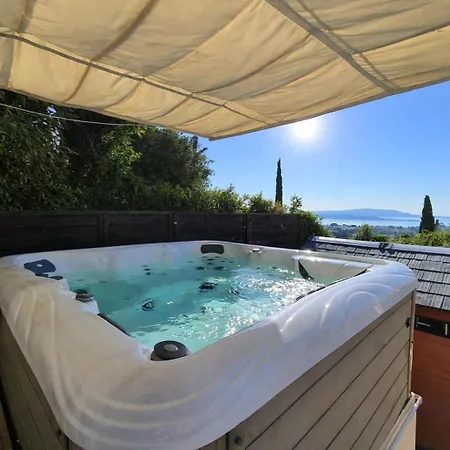 Maison, Rooftop Vue Imprenable Avec Jacuzzi Casa de Férias Bandol