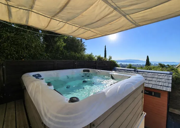 Maison, Rooftop Vue Imprenable Avec Jacuzzi Casa de Férias Bandol